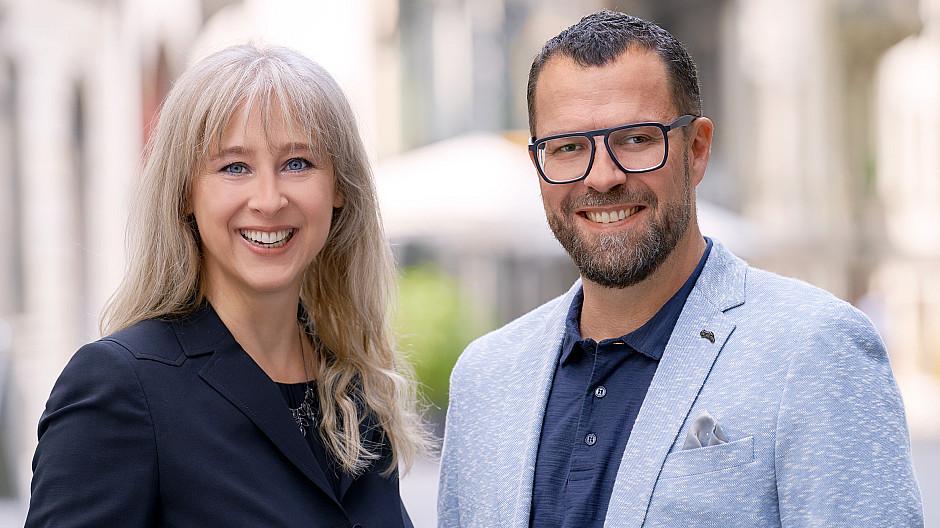 Wie wählt die Ostschweiz? Dieses Duo wird am Sonntag schnell und kompetent informieren und analysieren. #WahlCH23 
📲 dieostschweiz.ch