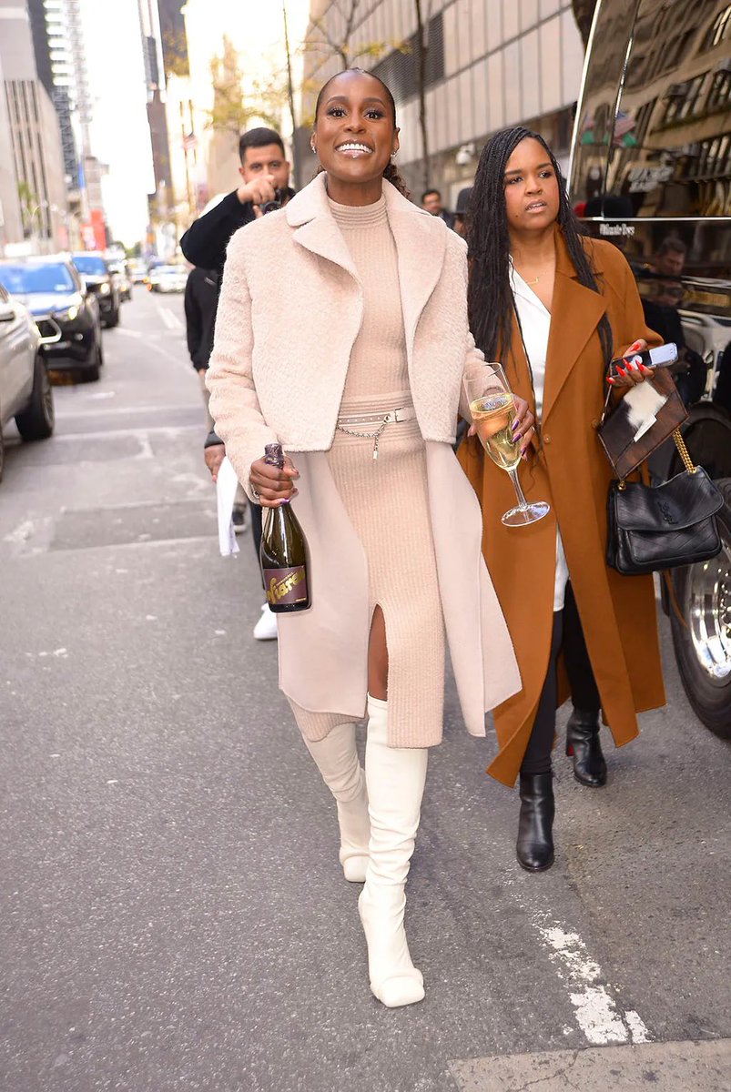 247LC's tweet image. Issa Rae celebrates her new Prosecco Brand, “Viarae”