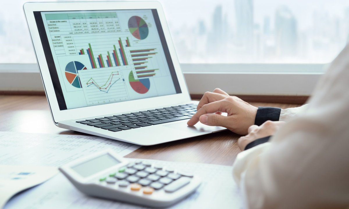 Ben jij de financial controller die we zoeken? 
✅ Je bijt je graag vast in complexe vraagstukken.
✅ Je houdt ons scherp met jouw adviezen en verbetervoorstellen.
✅ Jaarrekening, begroting, dPI, dVI, aangifte VPB... daar word je blij van.

Meer info: bit.ly/3QmOAH6