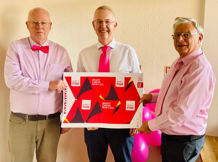 WorcsMasons's tweet photo. @WorcsMasons are 'wearing it pink' to support @BreastCancerNow. 
On Friday 20th October, the Head of @WorcsMasons @wyer_stephen  along with  Charity Steward @DavidDe47537801 and Almoner Bill, swapped Masonic aprons to proudly 'wear it pink' and make a donation of £500. https://t.co/o0foKzj1RO