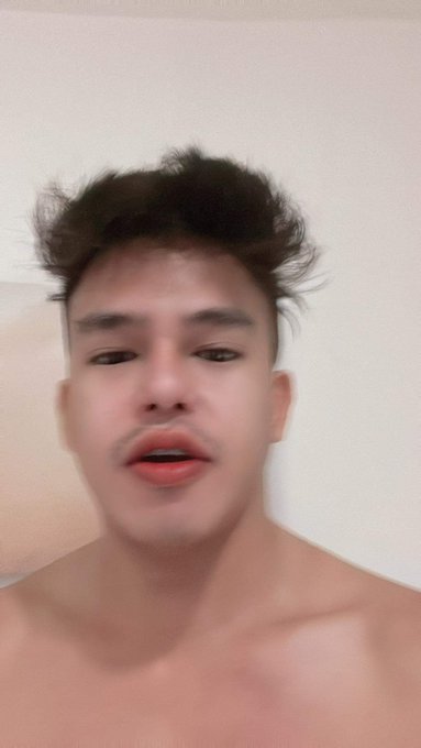 hang 🫨 https://t.co/RKKjJnaPWH