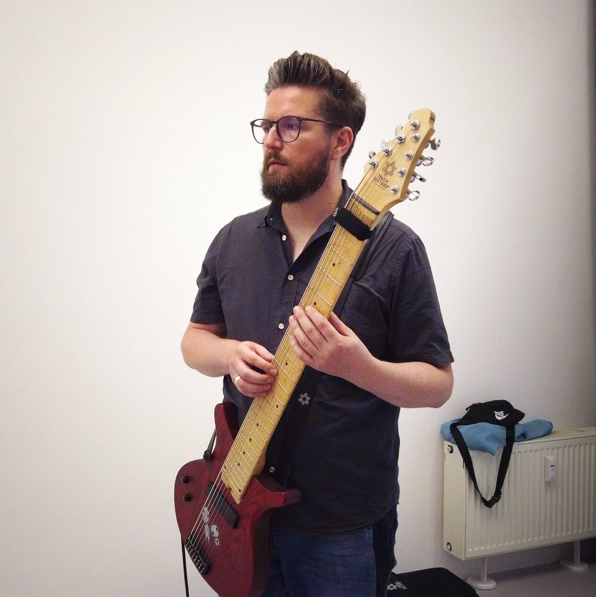 Papenroth's tweet photo. #tapping challenge accepted! Taking first lessons from @markusreuter on #touchguitar. Let's see where this is going. https://t.co/0fgVsFHgdT