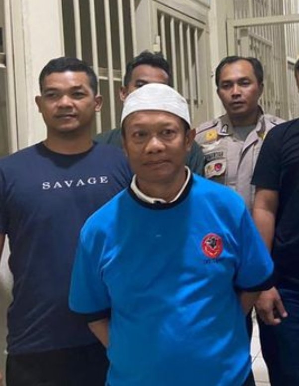 creepylogy_'s tweet image. –Perjalanan kasus pembunuhan ibu dan anak di Subang–

Drama kasus yang diperankan Yosep Hidayat ini sangat menjijikkan. Dia mungkin merasa keren, padahal dari pertama sudah banyak orang menduga, siapa yang kemungkinan terlibat. Berikut kronologi kasus tersebut.