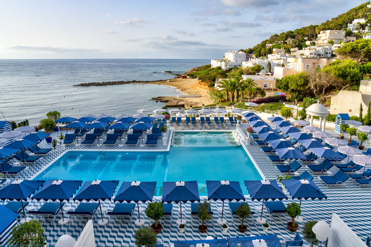 CBRE_es's tweet photo. Hace unas semanas se inauguró Mongibello Ibiza Hotel tras varios meses de reforma que han reposicionado al #hotel como un nuevo icono inspirado en la Italia de los años 60 y la costa amalfitana.

#CBREProjectManagement #HospitalityDevelopmentSolutions https://t.co/0EaeBtjQwX