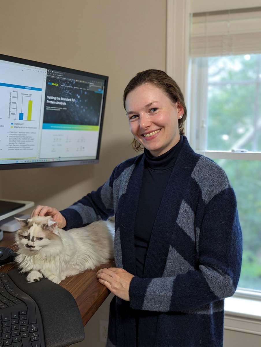 Meet Maura, a former pre-med who is contributing to disease breakthroughs in a different way: by making sure researchers can analyze samples &amp; get quality data most efficiently. Her passion for the job comes through in our latest Behind The Scenes feature ow.ly/Gcrc50PUyAf
