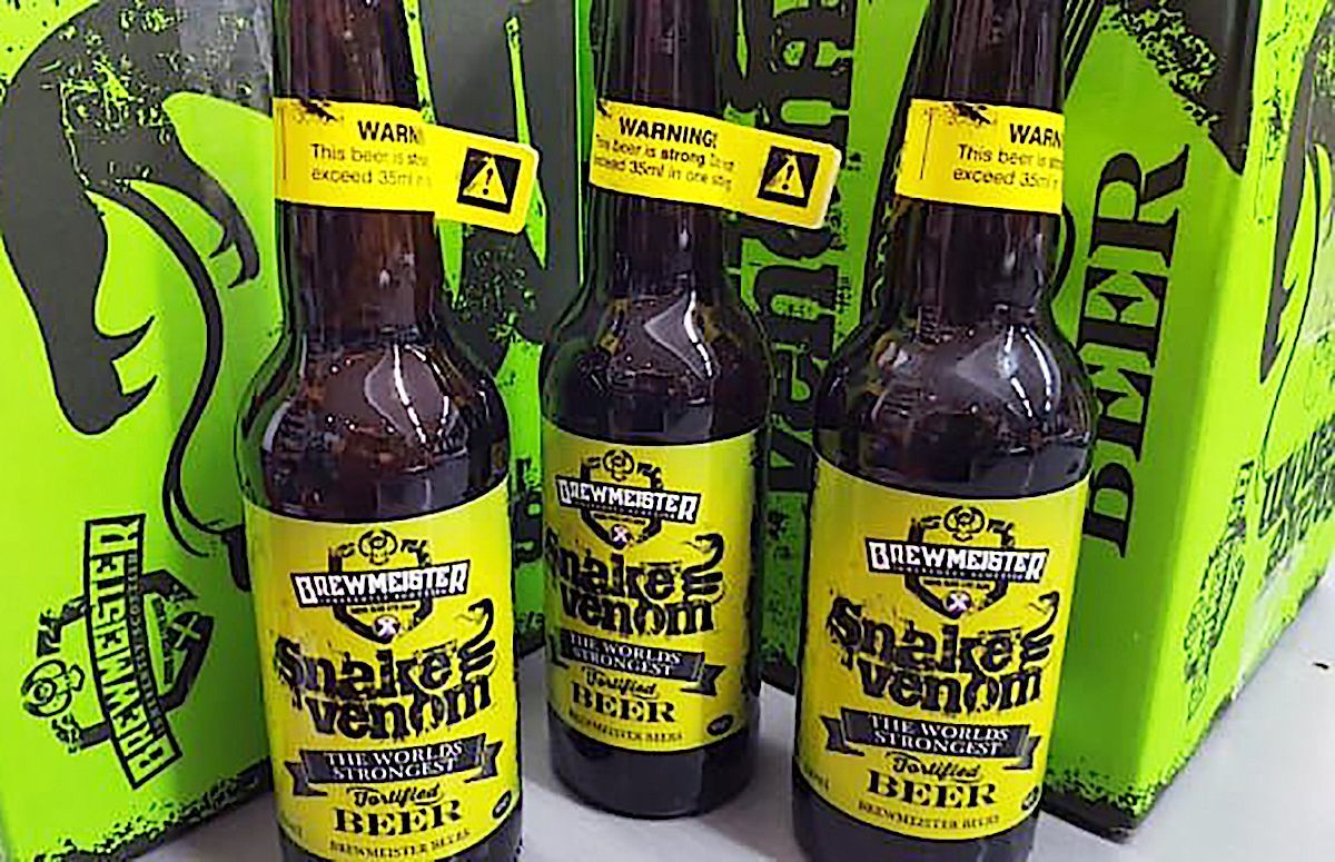 WWR_en's tweet photo. 🍺💥 Snake Venom is the world's strongest beer at 67.5% alcohol (or 135 proof)!

Stronger than most liquors, it comes with a warning not to drink more than 35mL at once.

#Beer #Alcohol #WWR https://t.co/wm5MniMUkH