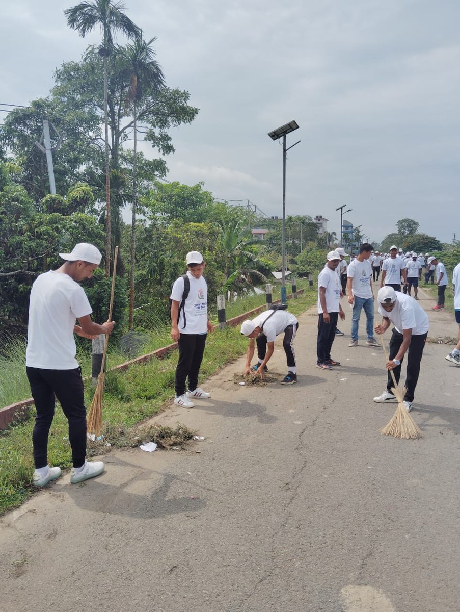 CSPESDU17092009's tweet photo. 01.10.2023 Swachchata Hi Sewa, ek tarikh ek ghanta ek saath:: CSPESDU POWERS #ercncte #NCTE #dibrugarhuniversity https://t.co/T2Xs1nRZbc