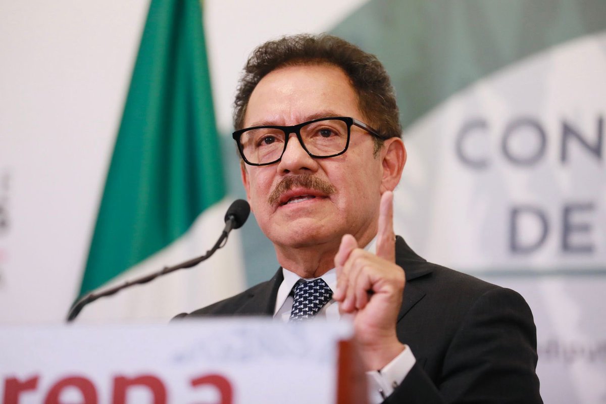 NachoMierV's tweet photo. Hoy, en reunión con medios de comunicación aquí en la @Mx_Diputados afirmé que en la revisión del Presupuesto 2024 incluiremos una partida específica en el capítulo 1000 para garantizar que los más de 55 mil trabajadores del Poder Judicial cuenten con recursos para tratamientos y la atención de enfermedades costosas.

Los recursos aumentarán de manera significativa, pasarán de 69 millones de pesos que tenía ese fideicomiso a 260 millones de pesos en el Presupuesto 2024.

Para garantizarlo, haremos ajustes a la partida 22105 para alimentos de los 1,767 altos mandos del Poder Judicial, que ascienden a 386 millones de pesos anuales, es decir 1,021 pesos al día por funcionario. 

Este ajuste significa que esos altos mandos contarán con 250 pesos por día cada uno para sus alimentos, lo que les garantiza una dieta digna y ajustada a los principios de austeridad y solidaridad con sus compañeros de trabajo.

He platicado con trabajadores de este poder y me han asegurado que funcionarios de alto rango los están amenazando con no renovarles el contrato para empujarlos a manifestarse en las calles. 

Si esto es verdad, es algo realmente grave, porque se estaría usando a la base trabajadora como escudo humano.