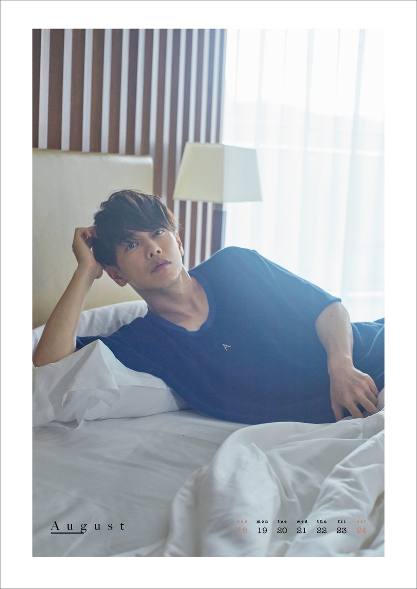 oricon's tweet image. 佐藤健、2024年カレンダー＆グッズ発売
自身のアパレルブランド「ABYTS」とコラボ
oricon.co.jp/news/2299441/?…

カレンダーはシーズンごとに異なる素材の紙を使用。70カットの写真を使った12mのマスキングテープや、スマホ裏に入れられるクリアカード、缶ケース入りステッカーなども販売。

#佐藤健