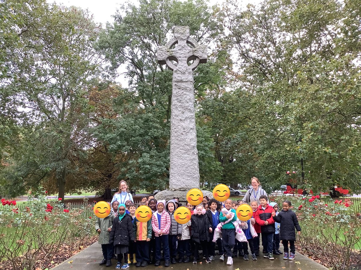 LarkHallPrimary's tweet photo. Year 1 went on a trip to @HTClapham yesterday. They absolutely loved being noticing meerkats👀 and spotting the different Christian symbols around the church. They especially loved looking at the stained glass windows. #lhmillennium #lhsouthwark #lhtrip #lhhgsu https://t.co/GO2UtorJmi
