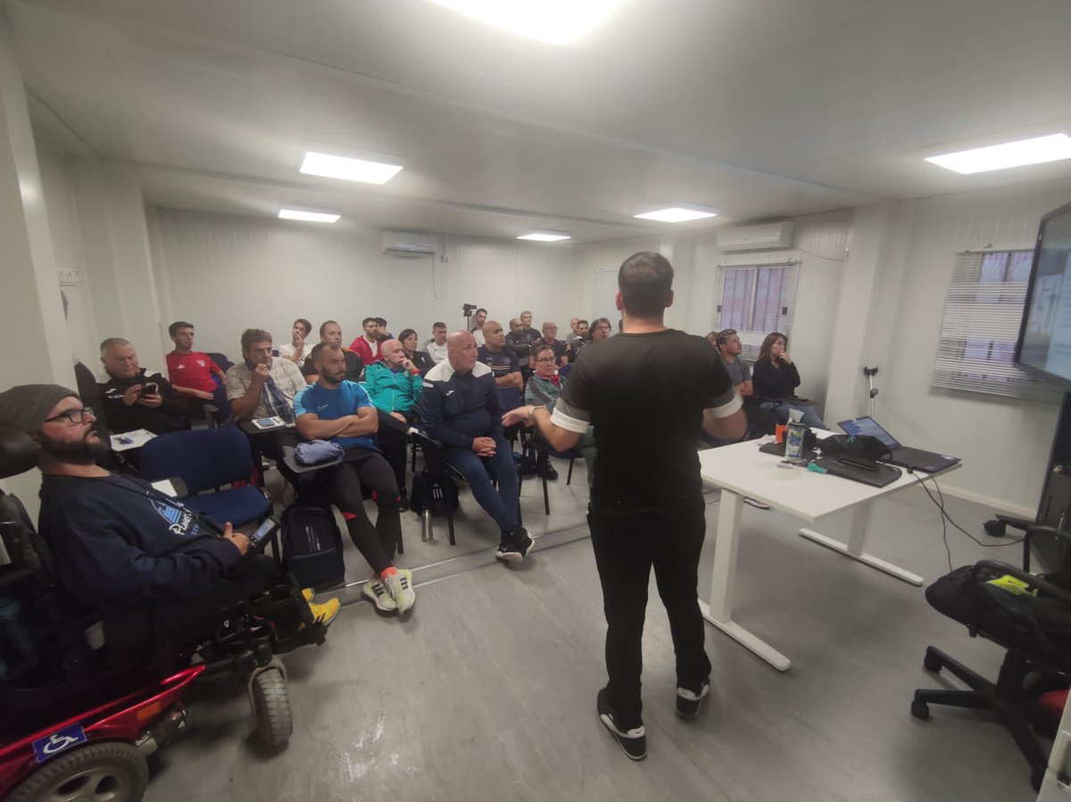 🔝Nueva jornada en el curso de entrenamiento cognitivo esta vez con el profesor Íñigo Santos con contenidos de alta calidad de brain training 🧠

🔚 Se cierra la jornada y la semana esperando que la próxima abordemos la formación en el aspecto cognitivo por demarcaciones