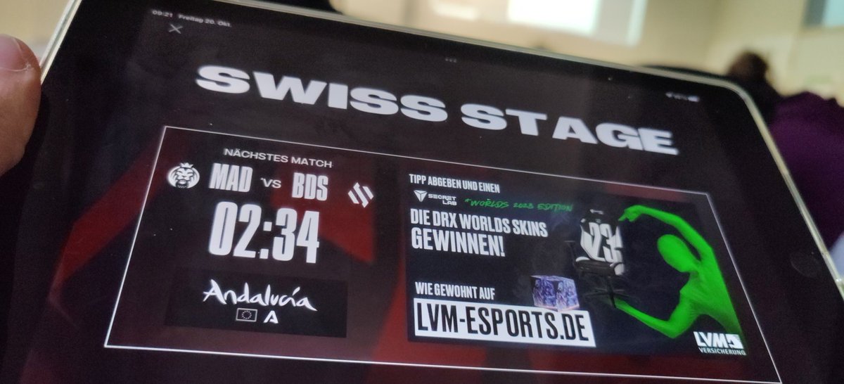 LOST_Fabi_BL's tweet photo. @ArniiLOL Bro du solltest lernen https://t.co/ugqMxaOc0s