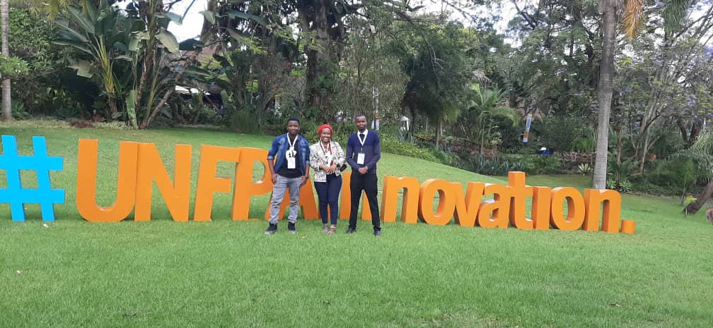 MagazineJimbere's tweet photo. 🇧🇮🗺️ #BurundiOnTheMap: @arnaud_bados, Représentant du collectif de #jeunes artiste, @DesignNde, parmi les 4 finalistes du concours de projets innovants pour combattre les pratiques néfastes

🆕🖌️ L'innovation: une communication moderne sur la #SSR grâce au dessin (BD, dessins animés)

📆 Le sommet rassemble des #jeunes innovateurs, communicateurs, investisseurs et activistes venus de près de 10 pays africains et œuvrant dans le secteur privé pour la lutte contre les pratiques néfastes. Il sera clôturé ce 20/10/2023

#UNFPAInnovation #StopHarmfulPractices