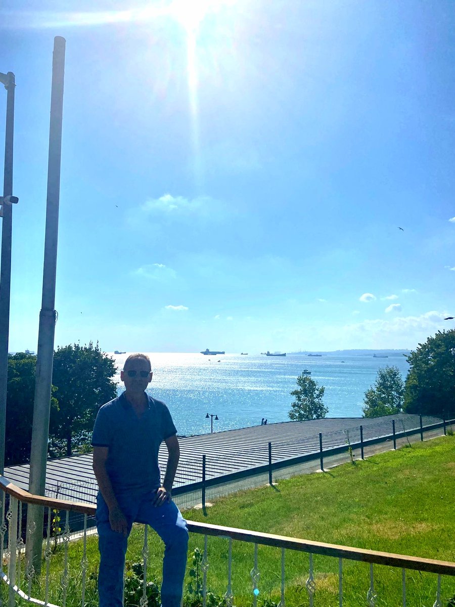 Her Cuma bir huzur, Her sabah yeni bir umuttur, Huzurunuz ve umudunuz daim, Dualarınız kabul olsun