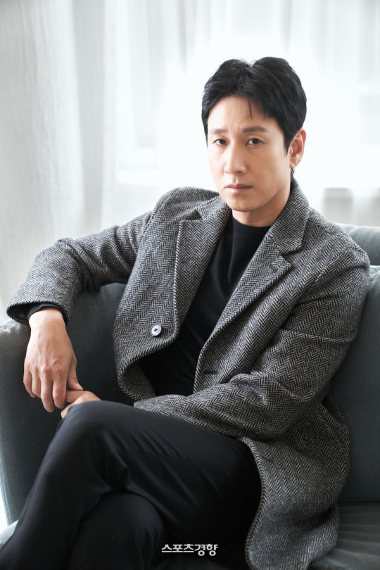 KoreanUpdates's tweet photo. #LeeSunKyun agency confirmed the actor is under internal investigation by the police regarding drug charges.

"We intend to faithfully participate in any future investigations."

https://t.co/OzzkZLJptp
#KoreanUpdates VF https://t.co/36BZ6jHYW5