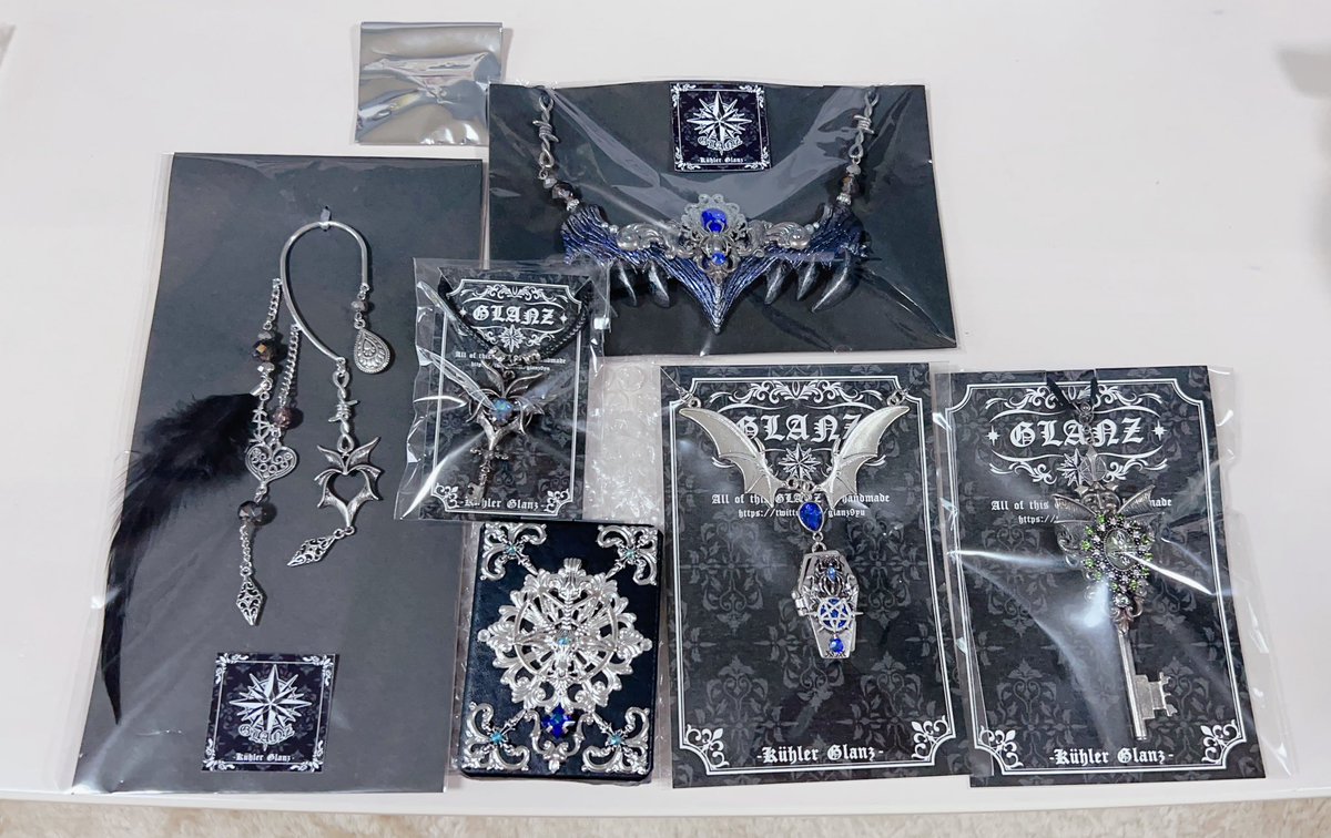 neginko7150's tweet image. #GLANZ ゆー(@glanz9yu )さんから素敵便🧚‍♂️✨

ゆーさんの作品はどんなモチーフでも素敵なんやけど
ゆーさん×Halloweenは特に
本領発揮感があってたまらんね🤤❤️(何様)
厨二心全開フルアクセルなんよ😈⋆⸜♱⸝‍⋆

👻ちゃんランプの再販を全裸待機しときます👏🤣✨