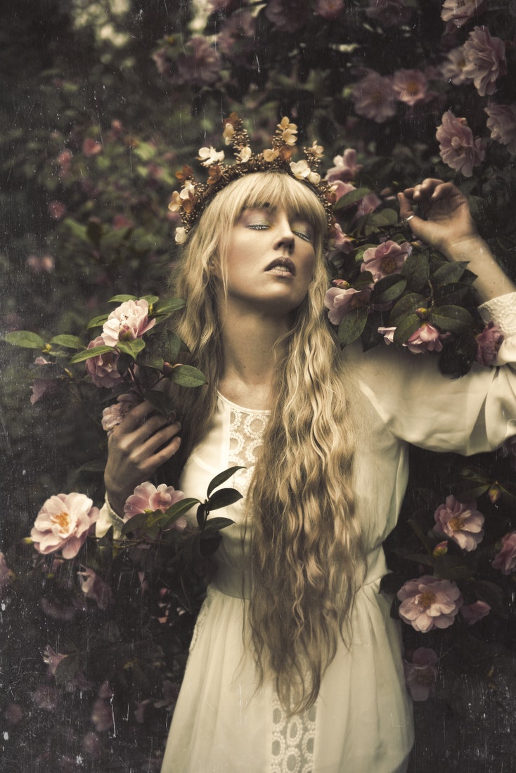 GM frens! ☀️

Still stoked that 'Queen' will be exhibited at the <a href="/LezarHouse/">Lezar House</a>
Exhibition in Barcelona, during the <a href="/EBlockchainCon/">European Blockchain Convention</a> ! 🥳

Thank you <a href="/jose_ramos/">José Ramos</a>
&amp; <a href="/faepaulinee/">Pauline Faieff</a> for selecting my art. ❤️

Really grateful for this opportunity. ✨️