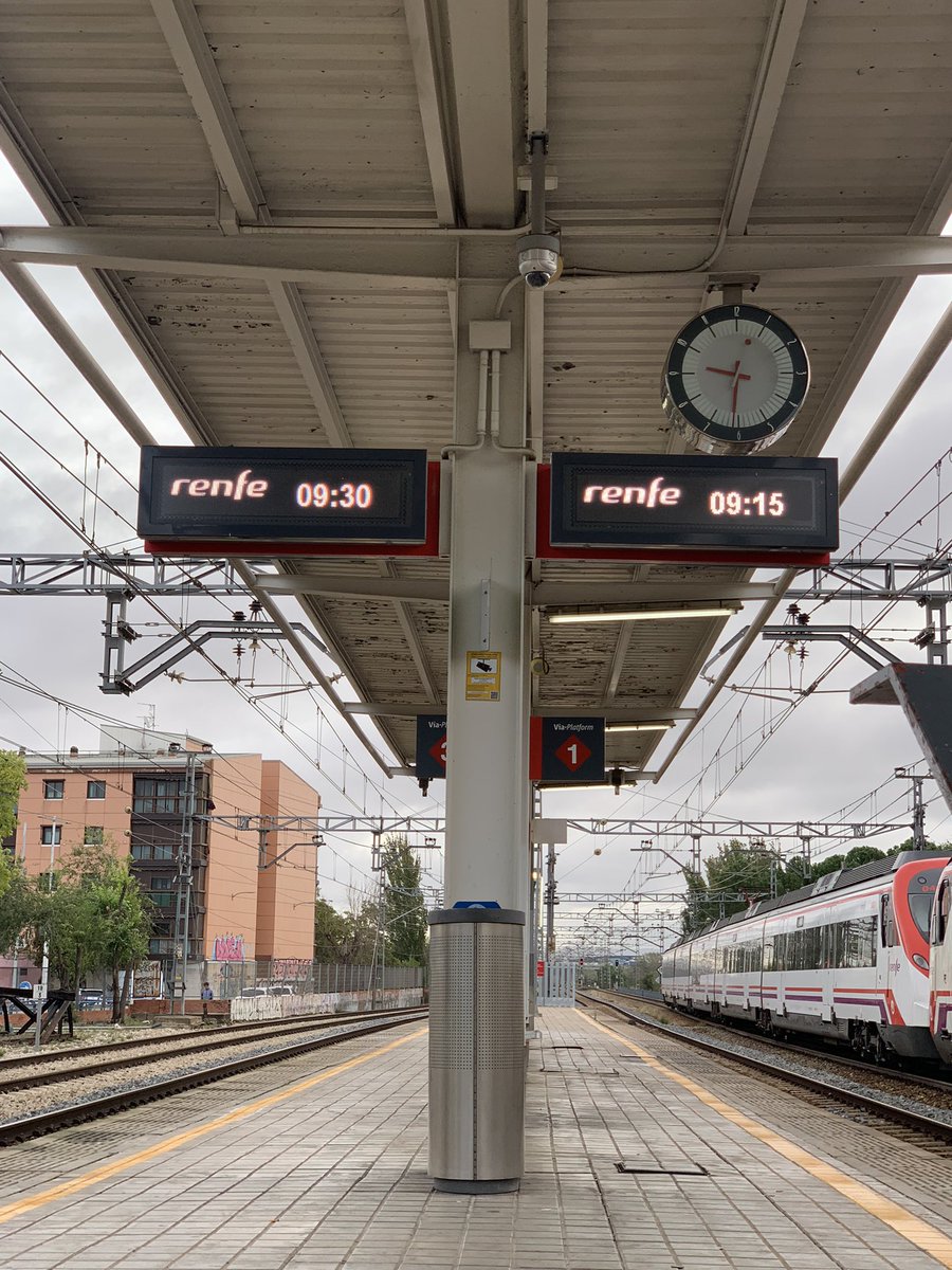 Benjamín Vicedo (@benjavicedo) on Twitter photo Pues, siendo viernes, voy a coger el tren de la izquierda. <a href="/CercaniasMadrid/">Cercanías Madrid</a> te hace la vida más fácil. Pues, siendo viernes, voy a coger el tren de la izquierda. <a href="/CercaniasMadrid/">Cercanías Madrid</a> te hace la vida más fácil.