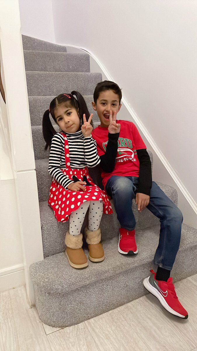 Mehwish @ Wales tweet media