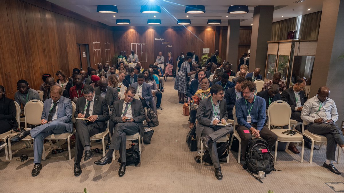 A collaborative workshop supported by <a href="/LuxDev_HQ/">LuxDev</a> under the AU-EU D4D Hub took place in the context of #SAM2023 in 🇹🇬 #Togo.

Participants delved into digital solutions to enhance financial inclusion &amp; combat #ClimateChange.