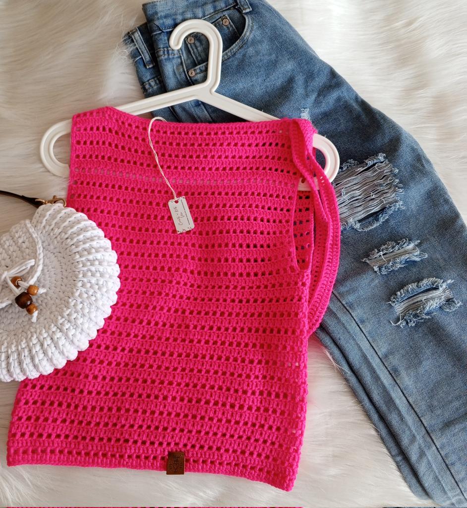 CrochetsnKnitsV's tweet photo. On that Pinktober note💕, weekend mood😎. 

Crochet top $20
Sling bag $30
Bucket hat $15
Call or Whatsapp 0775626825 to order.

Happy weekend y'all..... https://t.co/vFqCoqkmcr