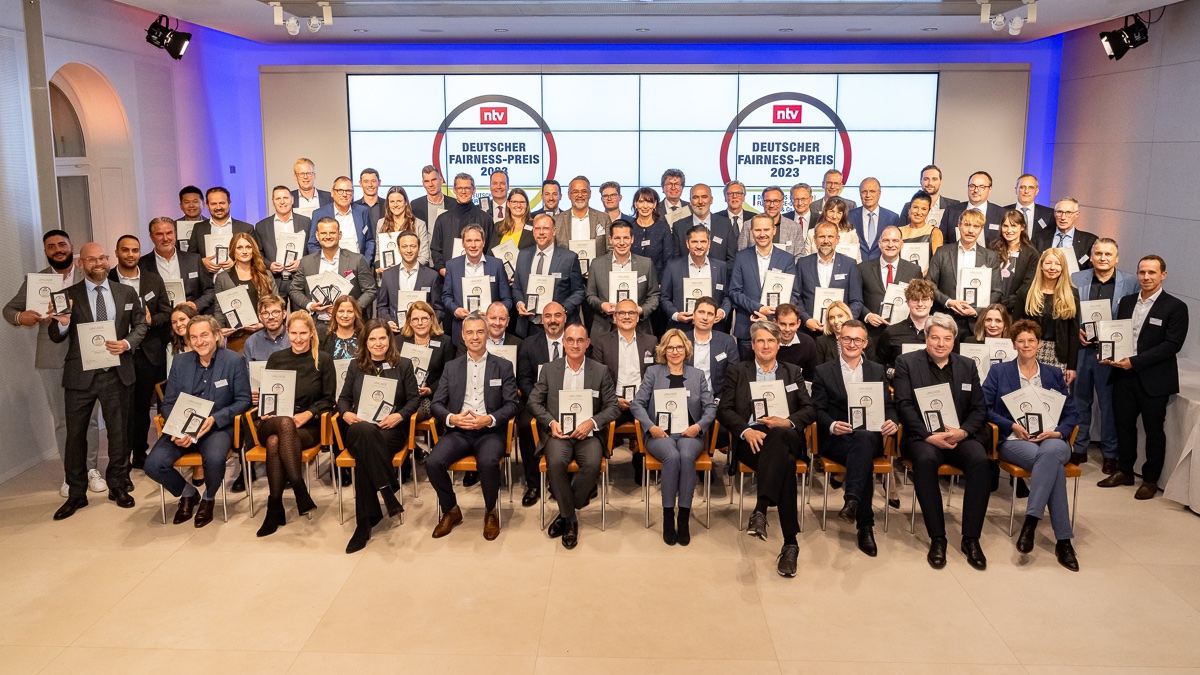 Das sind die Preisträger:innen des „Deutschen Fairness-Preises 2023“ – herzlichen Glückwunsch! Alle Infos zum Award: bit.ly/3rQgaTM #fairnesspreis #award #ntv #disq