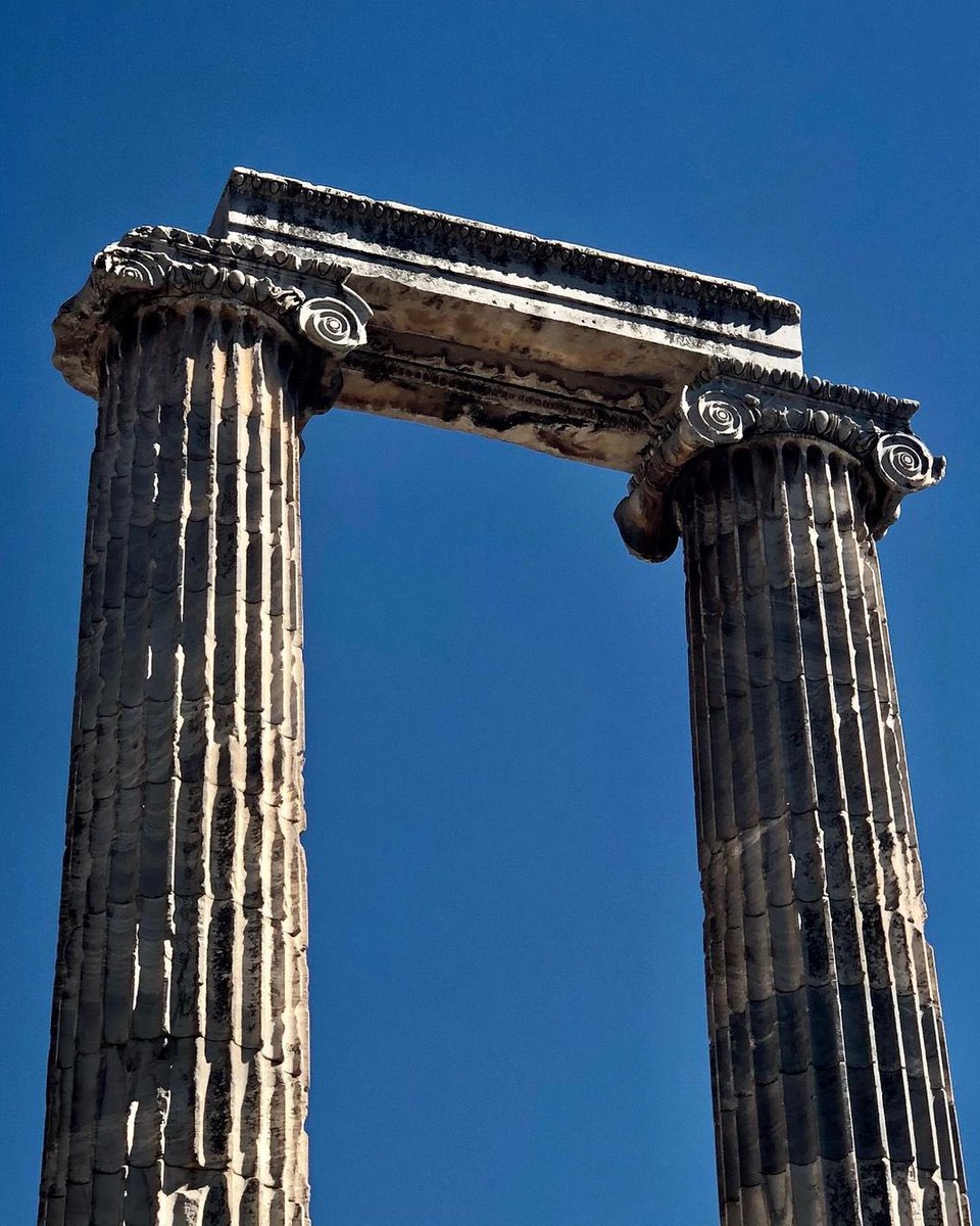 iktm09's tweet photo. #Didyma #TempleofApollo, in Ionic order, is one of the earliest buildings in Anatolian architecture where decorated pedestals were used.
You’ll admire details on pedestals, which are among the most qualified representatives of #RomanWorld in terms of quality workmanship.
+++ https://t.co/54Y3oKlgDk