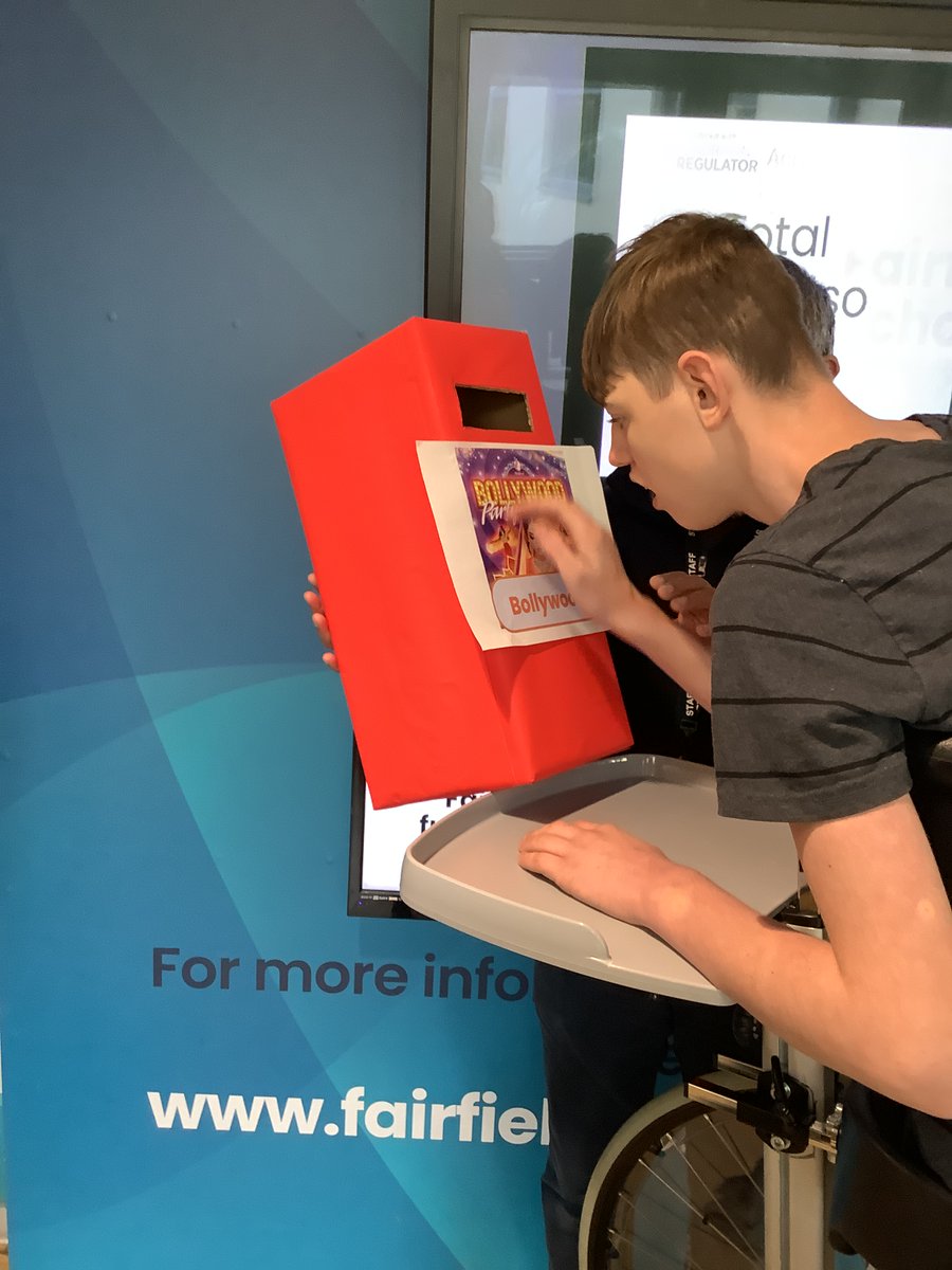 Fairfieldstweet's tweet photo. We have been really busy voting this week as part of #LocalDemocracyWeek
@KirkleesYC https://t.co/0fSErArrBJ