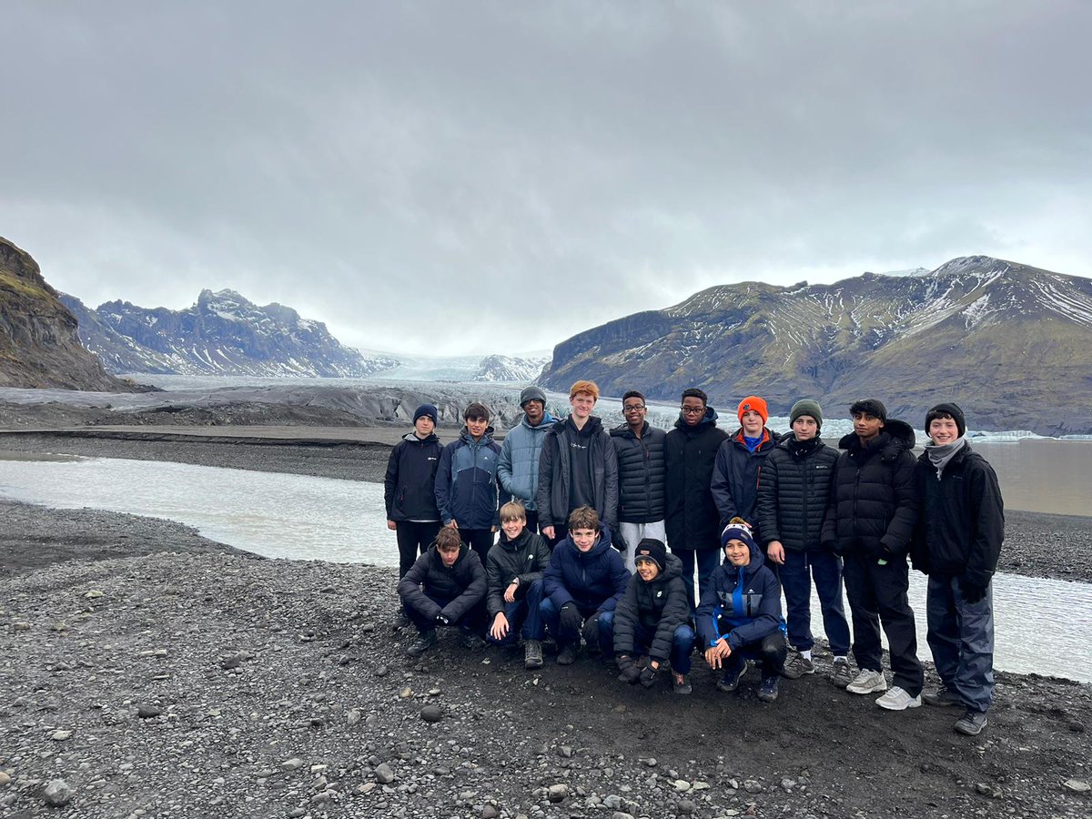WhitgiftSchool1's tweet photo. Fourth and Fifth Form Geography students seized the opportunity for an extra day of Icelandic exploration when their return flight was cancelled. πβοΈ #UnexpectedAdventures #WhitgiftTrips https://t.co/HZjNJxTuw8