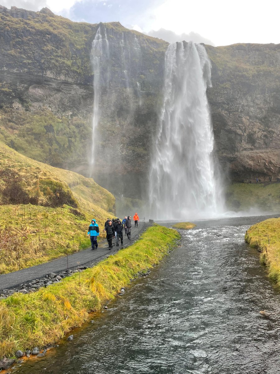 WhitgiftSchool1's tweet photo. Fourth and Fifth Form Geography students seized the opportunity for an extra day of Icelandic exploration when their return flight was cancelled. πβοΈ #UnexpectedAdventures #WhitgiftTrips https://t.co/HZjNJxTuw8
