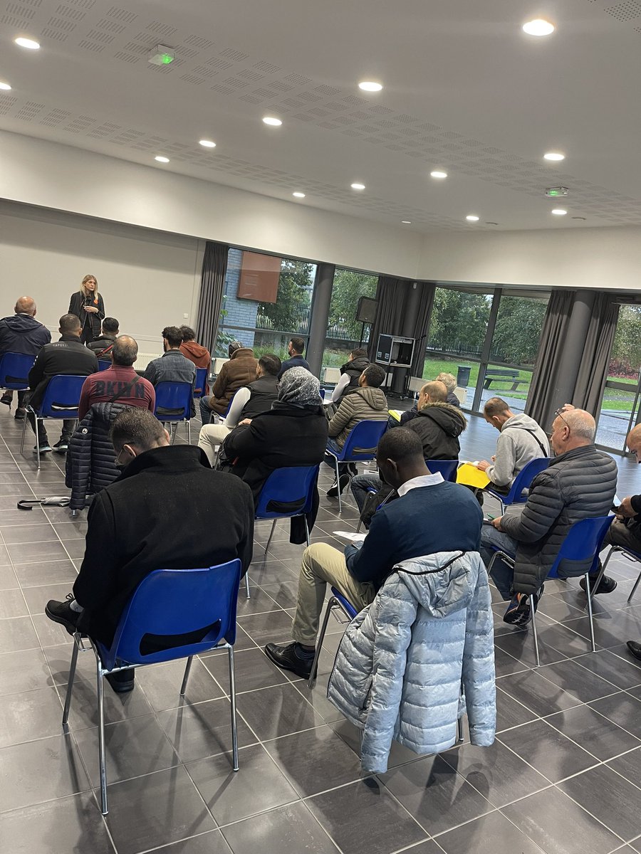MEROUANE Mohamed (@merouanemoham19) on Twitter photo 📣 3e édition de MEL toi de ton territoire.Salle comble à Hem pour le recrutement de Conducteurs de Marchandises sur porteurs.20 candidats issus des quartiers prioritaires sont présents.
<a href="/AFTRAL/">AFTRAL</a> <a href="/nadpoleemploi/">Boudjoudi nadir</a> <a href="/myriam__PE/">Myriam.PRO-</a> <a href="/peixoto_pro/">Karine PEIXOTO</a> <a href="/DomitilleMessPE/">Domitille Messaoudi</a> <a href="/MarveenPE/">DONSBECK MARVEEN</a> @poleemploi_HDF 📣 3e édition de MEL toi de ton territoire.Salle comble à Hem pour le recrutement de Conducteurs de Marchandises sur porteurs.20 candidats issus des quartiers prioritaires sont présents.
<a href="/AFTRAL/">AFTRAL</a> <a href="/nadpoleemploi/">Boudjoudi nadir</a> <a href="/myriam__PE/">Myriam.PRO-</a> <a href="/peixoto_pro/">Karine PEIXOTO</a> <a href="/DomitilleMessPE/">Domitille Messaoudi</a> <a href="/MarveenPE/">DONSBECK MARVEEN</a> @poleemploi_HDF