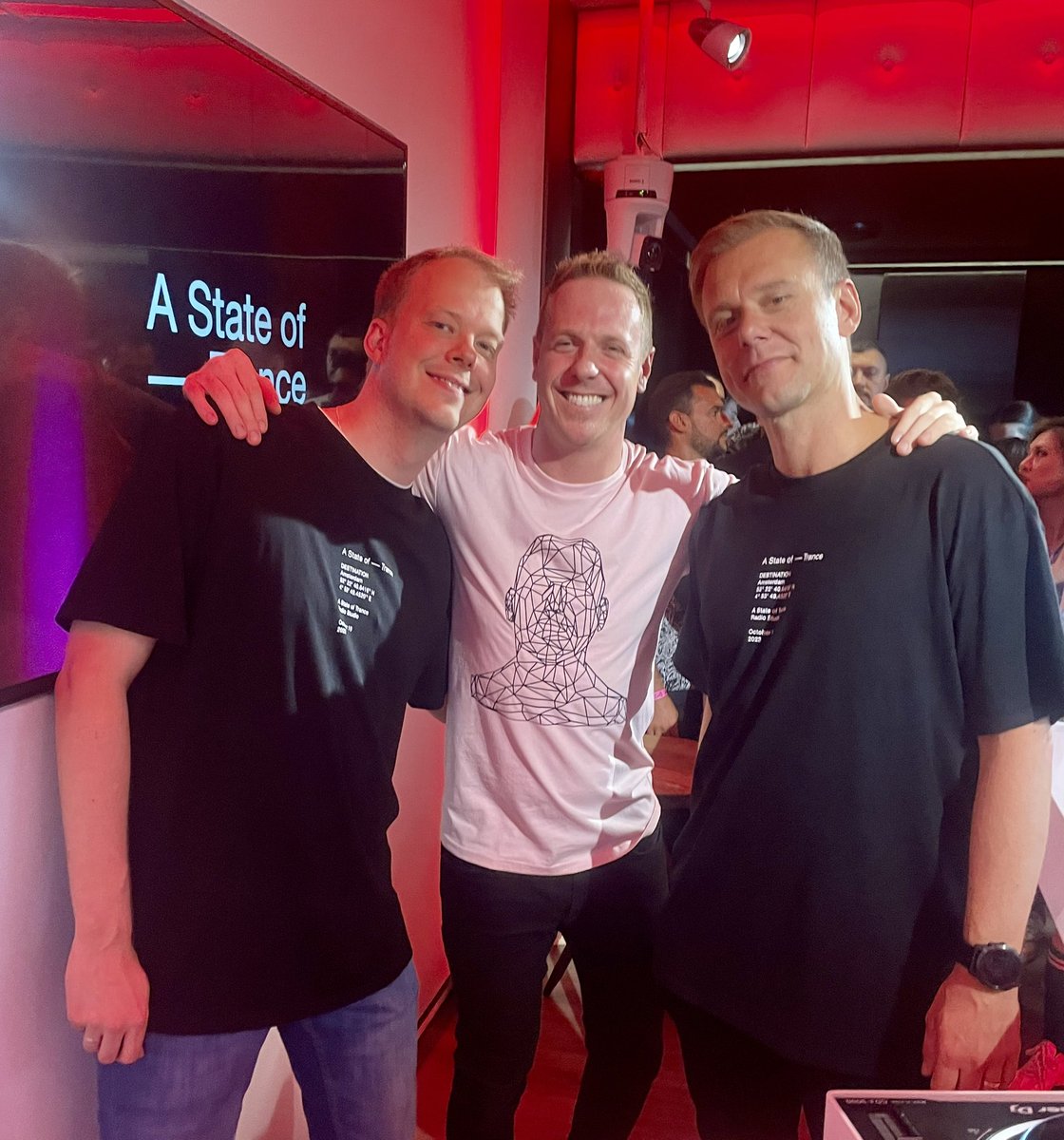 Always a pleasure playing some ID’s for you guys live from the ASOT studio! Absolute vibe yesterday! Thanks for having me 🙏🏻🌷 @rubenderonde @arminvanbuuren @FerryCorsten @asot #ADE