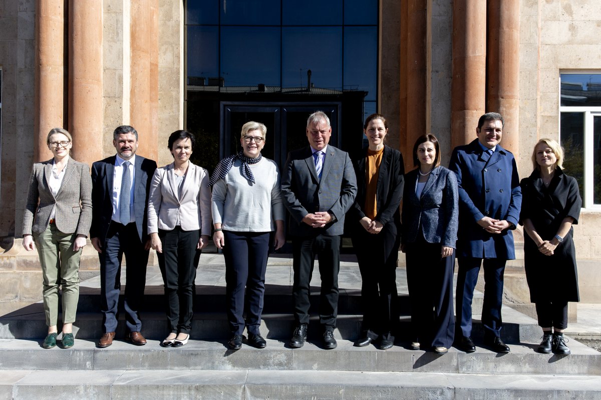 Completed my trip to 🇦🇲 Armenia with the visit to the 🇪🇺 civil monitoring mission HQ in Yeghegnadzor, and an informative briefing by the @EUmARMENIA Head Markus Ritter & the Mission team, including a 🇱🇹 monitor.