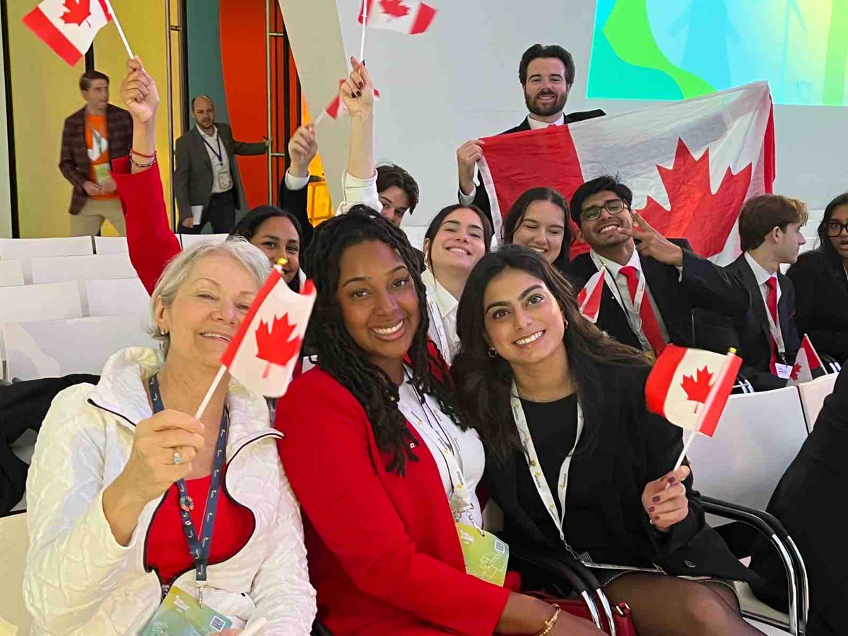 Enactus_Canada's tweet image. SMILE IF YOUVE MADE IT TO THE FINAL ROUND STAGE AT #EWC2023 🇨🇦🏆🇨🇦🏆  LETS GOOOOOOOOO!!!