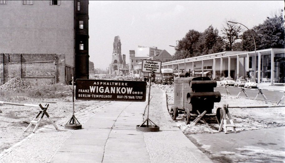 Budapester Strasse, West Berlin, 30 July 1960. I post photographs taken on my many Berlin visits in the 1950s and 1960s. 180 historic street images of East and West Berlin are in my book "Berlin in the Cold War" (Amberley Publ.). #Berlin