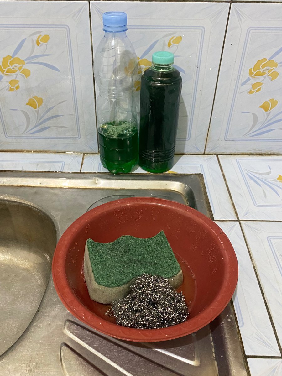 bestdiary_'s tweet photo. Barang MR D.I.Y termurah yang wajib dibeli

This barang random paling worth it yang pernah aku beli😭 bener2 berguna bgt gak makan tempat. Tinggal pump langsung masuk kewadahnya. 2in1 ada tempat buat sabun cuci piring+wadah buat airnya bye2 wadah jadul https://t.co/ZDfTXggDXo