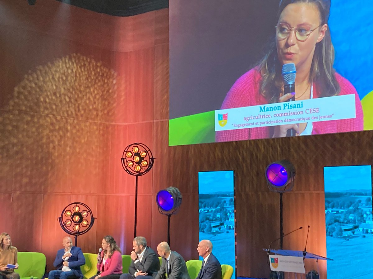 #JNMSA2023 | Manon Pisani, auteur d'un rapport pour le <a href="/lecese/">CESE</a>  sur l'engagement des jeunes 🗣️"Il n'y a pas de différence entre l'engagement de la jeunesse urbaine et de celle du monde rural […]. Les sujets d'engagement et de #militantisme sont sensiblement les mêmes"
Lire le