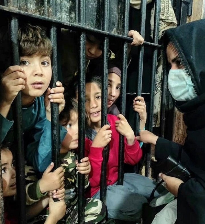 Fav1Afghan_'s tweet photo. Afghan kids in Pakistani jails. If u are raising voice for others, raise voice for these Afghan🇦🇫 kids too and don't be a hypocrite. https://t.co/im2dAsXz4A