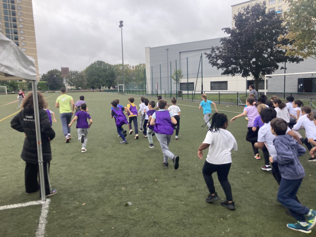 Cross pour les écoles <a href="/Circomontrouge/">Circonscription Montrouge / Chatillon</a> <a href="/chatillon92320/">Ville de Châtillon</a> <a href="/acversailles/">Académie de Versailles</a> #dsden92 
Merci aux éducateurs sportifs pour cette belle organisation qui permet de se concentrer sur les fondamentaux de l’école de la République et aux valeurs sportives