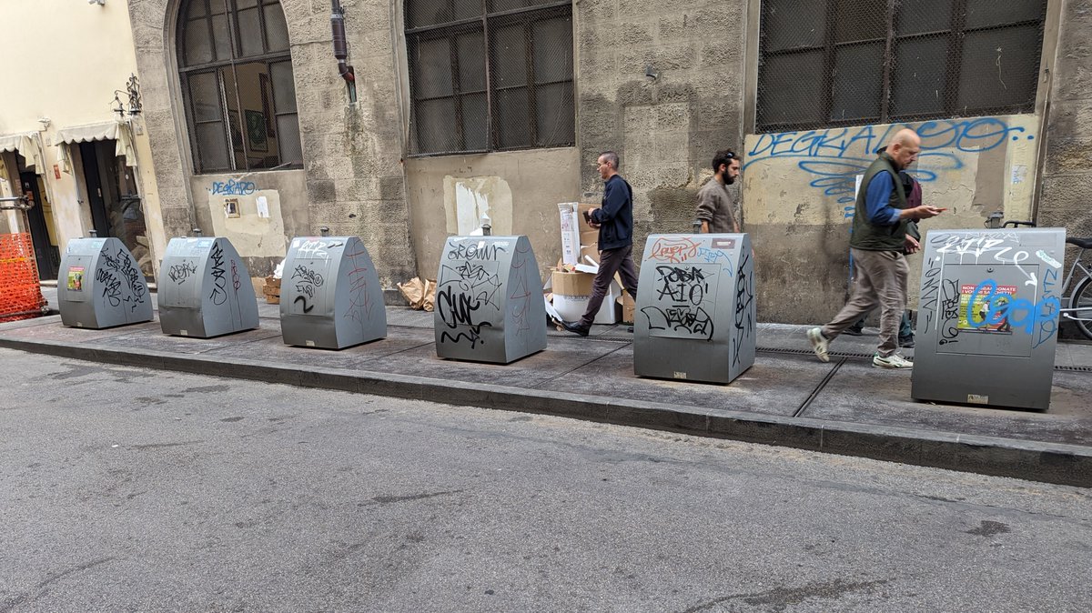 0jhl's tweet photo. In Italy atm and essh that was close... I thought there were seven for a moment! #7bins Don't panic @RishiSunak... 😅 https://t.co/ax2gqryv04