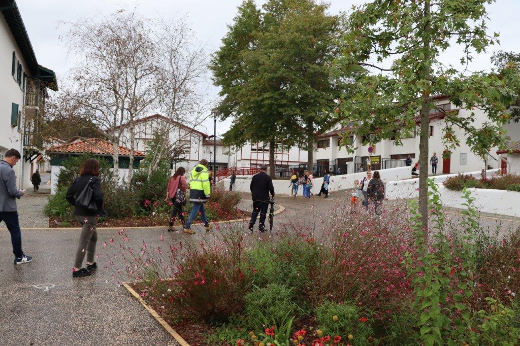 audap_org's tweet image. 💧#aufildeleau Embarquez pour Ahetze ! Pour faire connaître l’Observatoire de l’Eau @auaToulouse  @aurba_33 &amp;amp; l’AUDAP avec @Adour_Garonne ont lancé une opération collective🤝La visite du site de la brocante à Ahetze a été très appréciée &amp;amp; instructive👉 amenagement-eau-sudouest.org/pdf/64-Ahetze-…