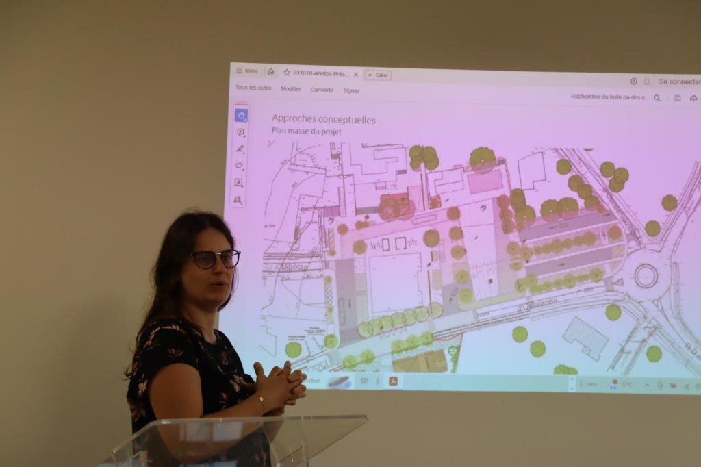 audap_org's tweet image. 💧#aufildeleau Embarquez pour Ahetze ! Pour faire connaître l’Observatoire de l’Eau @auaToulouse  @aurba_33 &amp;amp; l’AUDAP avec @Adour_Garonne ont lancé une opération collective🤝La visite du site de la brocante à Ahetze a été très appréciée &amp;amp; instructive👉 amenagement-eau-sudouest.org/pdf/64-Ahetze-…