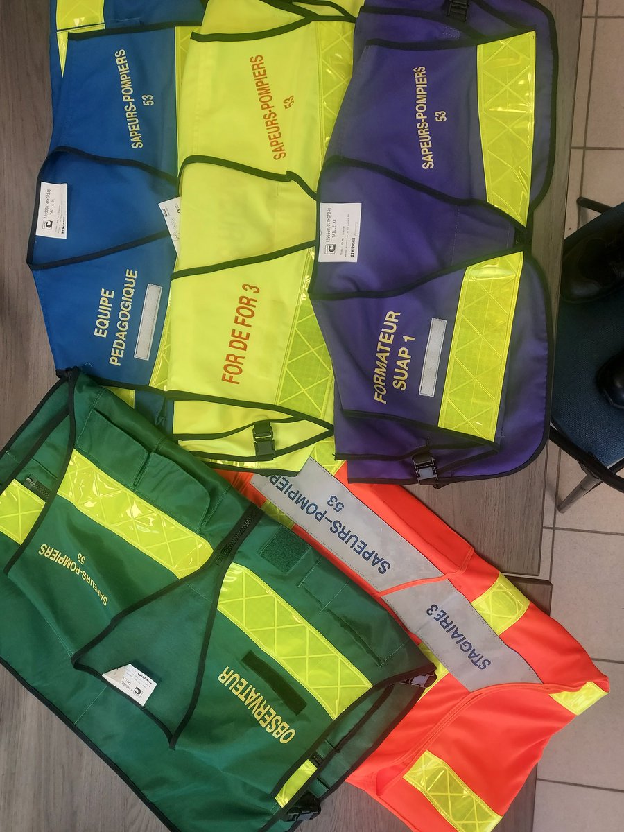 sdis53's tweet photo. Dernier jour d'une formation débutée en juin. beaucoup de #travail et de #rigueur 
Depuis 11 ans @lamayenne à accueilli 135 stagiaires venant de 31 départements pour #former au plus haut niveau de #formation les #formateurs et #concepteur de la filière #secourisme 
Merci à tous https://t.co/mImzo5kacO