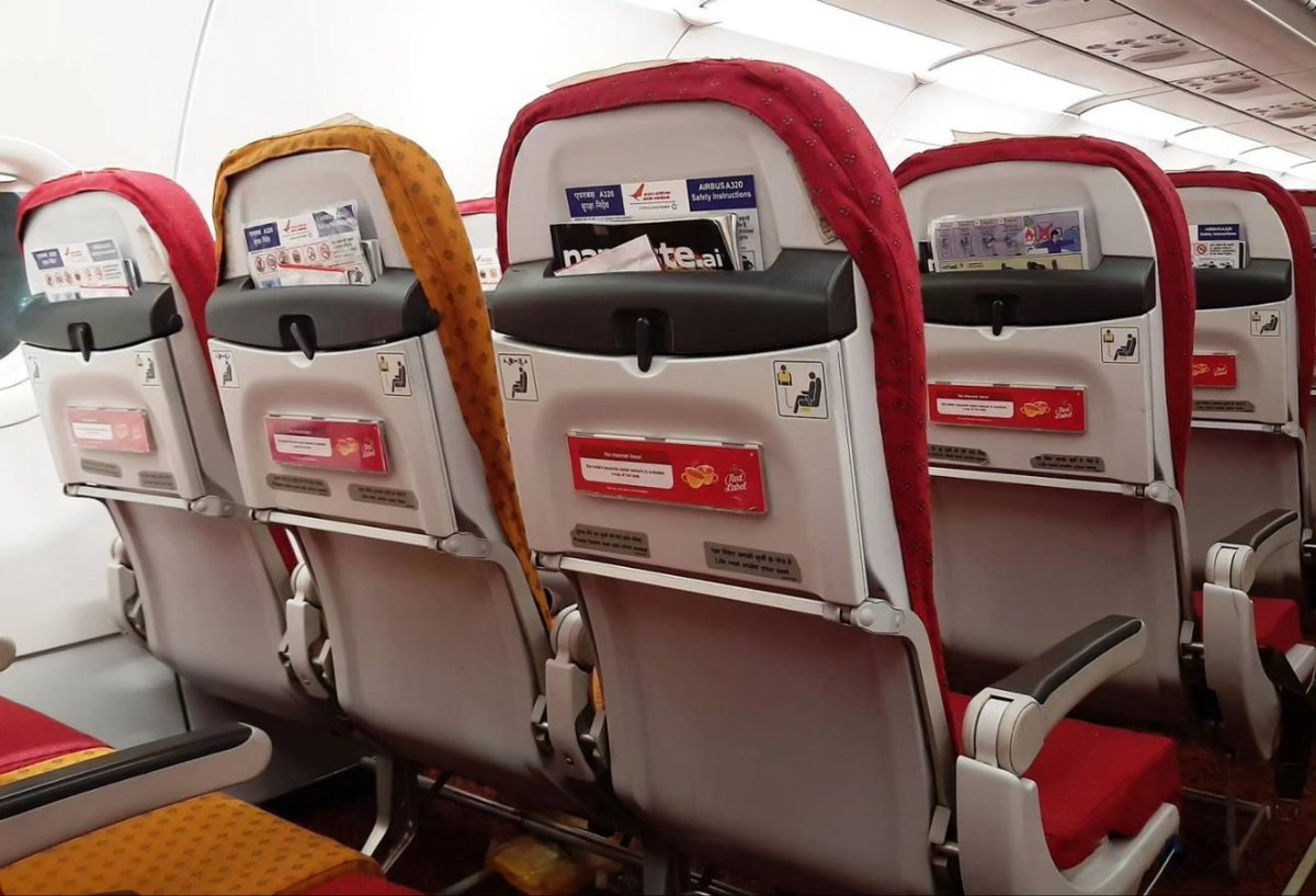 Atin_OOH's tweet photo. India's favorite social network!!
A Cup of Brooke Bond Red Label Hot Chai.
#ATasteOfTogetherness
#IndiasFavoriteSocialNetwork
#AtinOOH #RedLabelChai #AirIndia
#SeatbackDevices https://t.co/Dt2O38t0RC