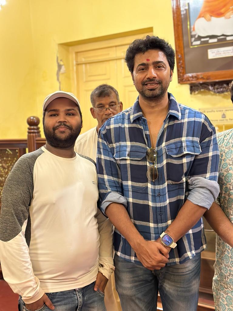 SamratPIKU's tweet photo. এই পুজোতে তিনটে সিনেমা release হয়েছে,
আর একটা celebration release হয়েছে। 
BAGHA JATIN roaring in cinemas near and far you! 🐅
@idevadhikari
#BaghaJatin #InCinemasNow #PujoWithBaghaJatin https://t.co/jX5mCMrJ4f
