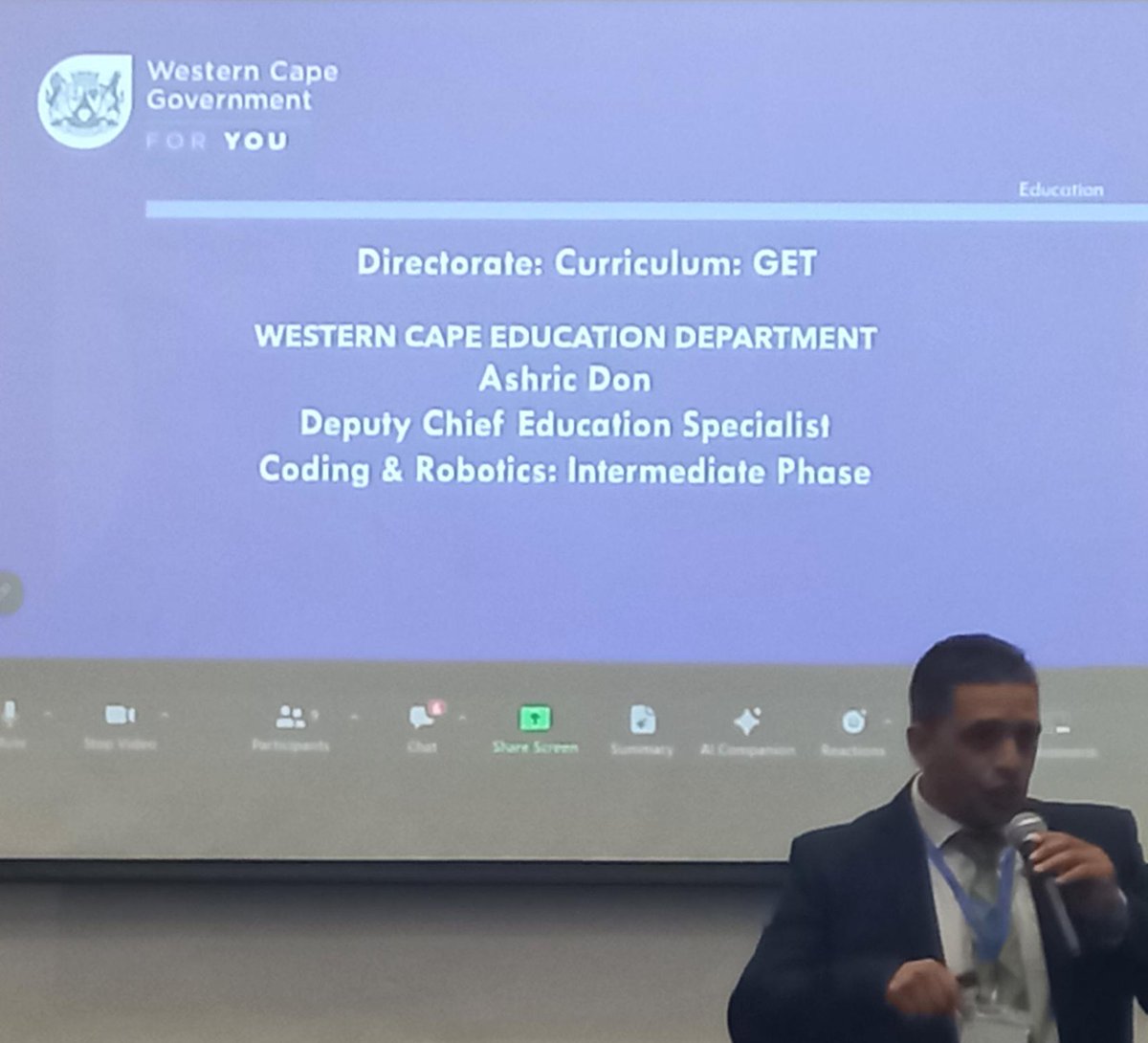 Day 2: Digitalization &amp; Education conference. Asric Don <a href="/DonICT9/">Ashric</a> sharing on the great progress made in bringing #coding &amp; #robotics into the Western Cape Education Department. Are  our #HigherEducation institutions ready to incorporate this new tech-students?