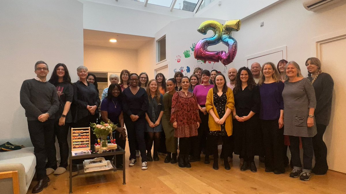 FamilyFuturesUK's tweet photo. 👋We're about to begin our #FFConference23! Very excited to be joined by so many attendees joining our virtual platform #vfairs and networking together already. Our introduction session starts in 5 minutes⏲️ See you there! #adoption #fostering #kinshipcare #NationalAdoptionWeek https://t.co/DQSOzkDlUw