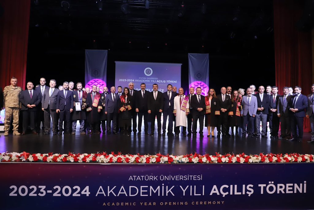 Ülkemizin bilim ve fikir hazinesinde mühim bir yere sahip olan köklü üniversitelerimizden Atatürk Üniversitesinin 2023-2024 Akademik Yılı Açılış Töreni’ne katıldık. 

Kalkınmanın lokomotifi üniversitelerimiz, yönümüzü tayin etmemizde yaptıkları araştırma ve tespitlerle,