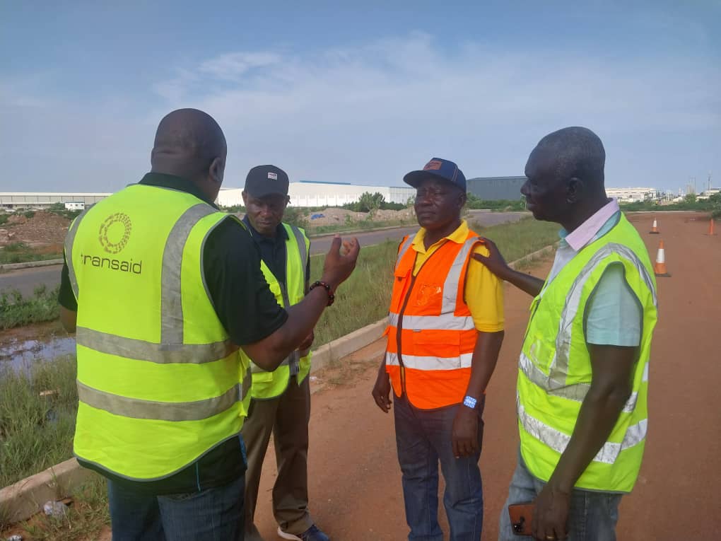 TransaidOrg's tweet image. Transaid’s road safety project in Ghana follows our proven train the trainer model to build local skills to ensure sustainable and lasting change.

Between July and September 2023, over 220 HGV drivers were trained. 🚚

#sustainablechange #drivertraining #trainertraining #ghana