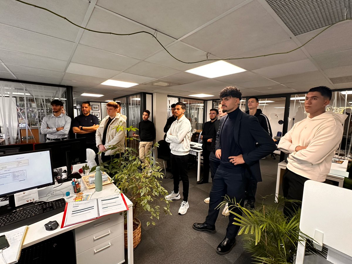 OrangeStoreOff's tweet photo. 👋Cette semaine, 47 nouveaux collaborateurs ont été accueillis au CAP la Plaine pour leur formation #Onboarding. Ce groupe est le 15ème formé depuis mars. L'objectif : leur faire découvrir le métier de conseiller commercial ainsi que nos valeurs d'entreprise. Bienvenue ! https://t.co/Sb3aBW3d2P
